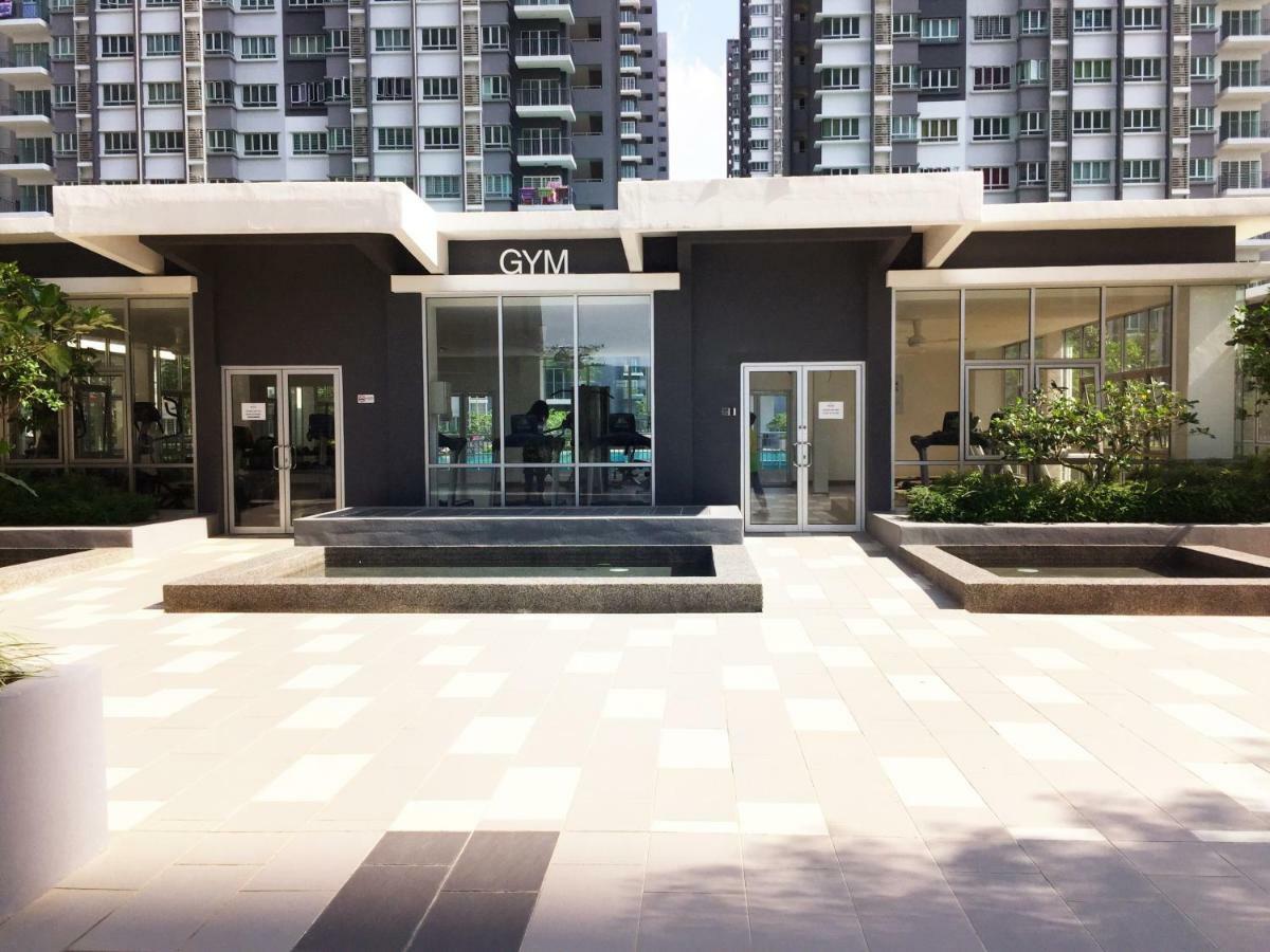 Del'S Guesthouse @ Southville Same Level With Pool Fits 8 Bangi Exterior foto